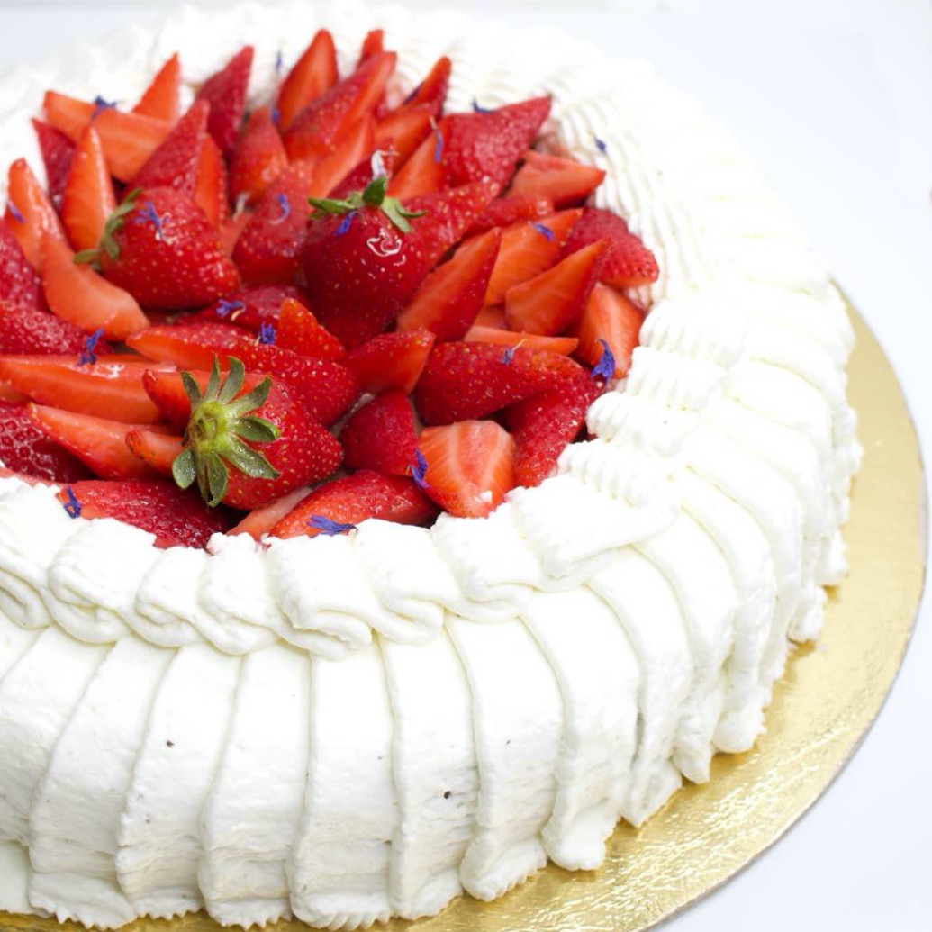 Torta di compleanno fragole e cioccolato
