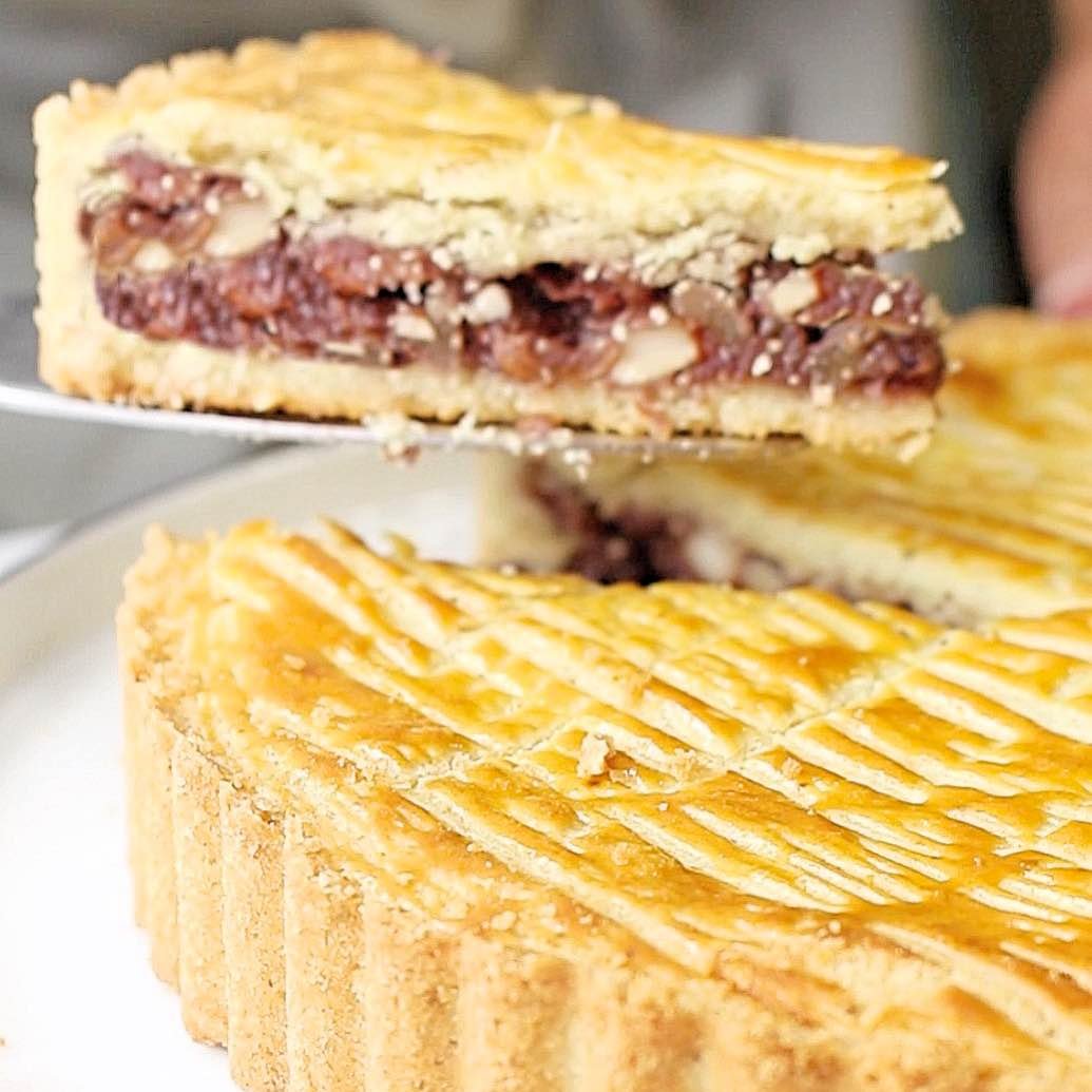 Crostata di ciliegie, mandorle e pecan