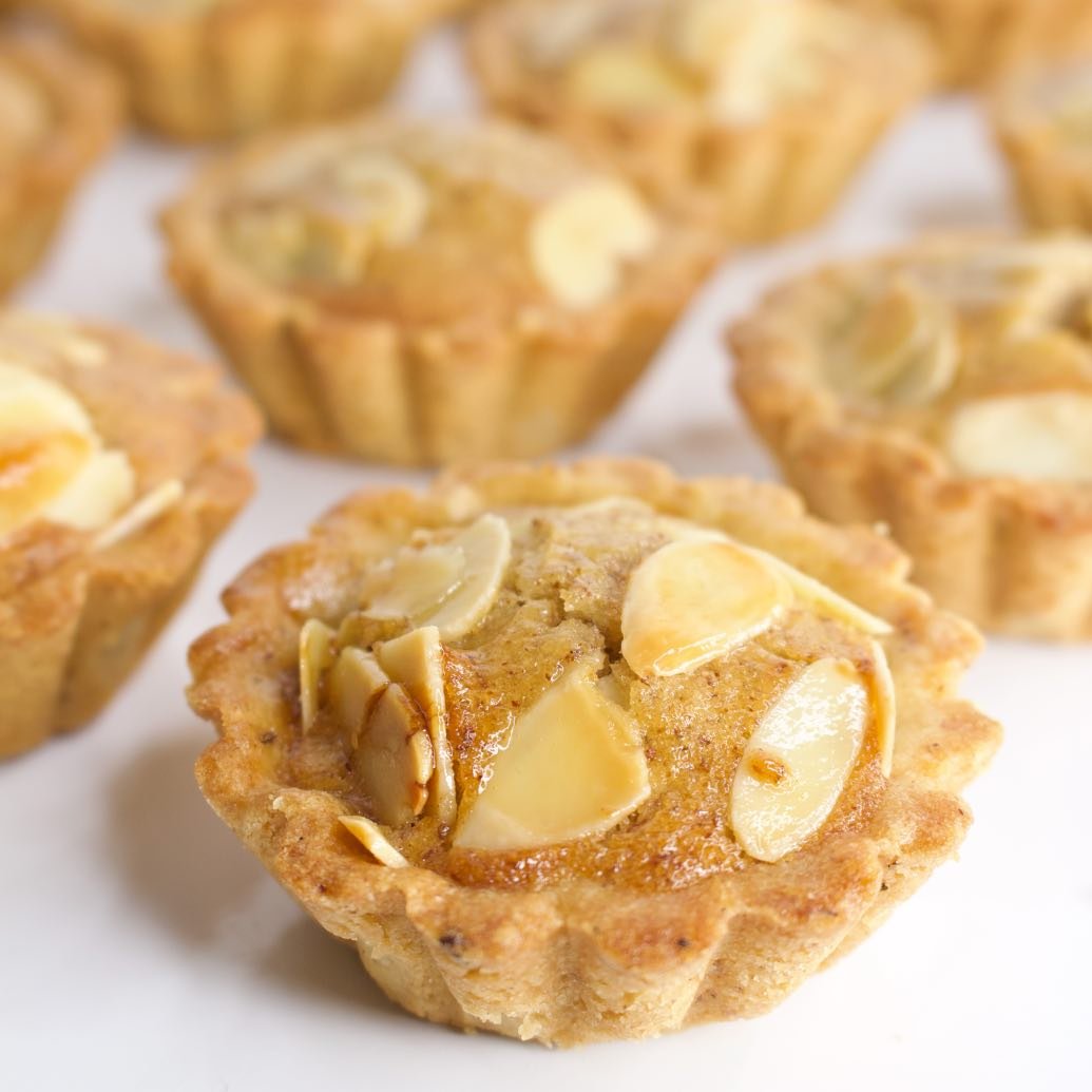 Cestini di frangipane “amarenetto”
