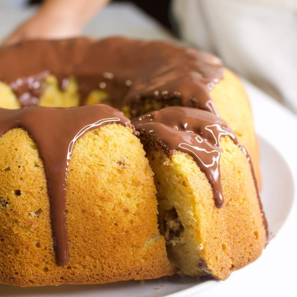 Ciambella  alla zucca, con noci pecan e cioccolato